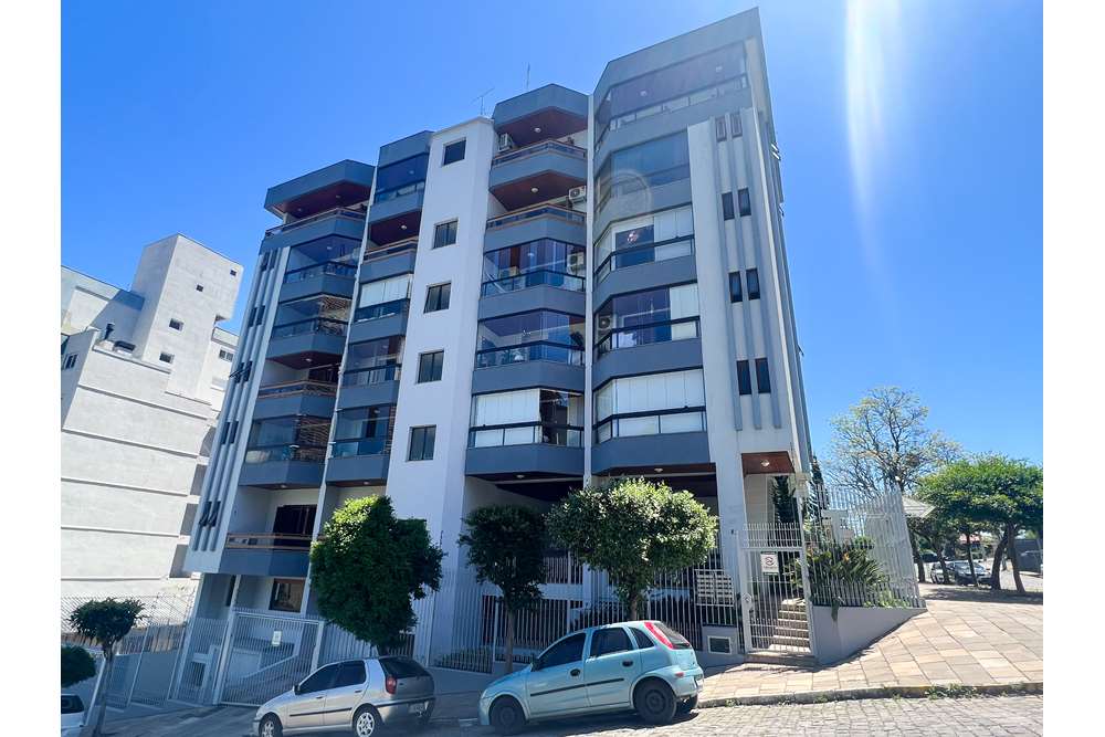 Apartamento à venda com 3 quartos, 227m² - Foto 2