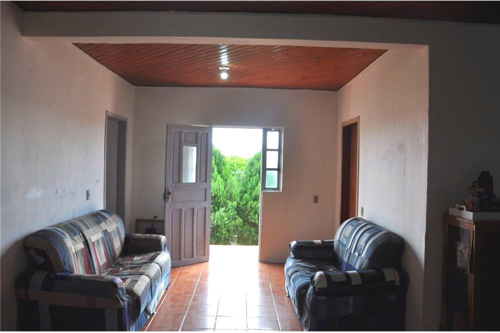 Casa à venda com 6 quartos, 200m² - Foto 3