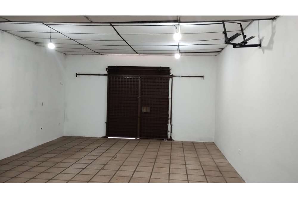 Casa à venda com 2 quartos, 250m² - Foto 5