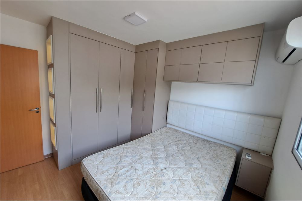 Apartamento à venda com 2 quartos, 42m² - Foto 2