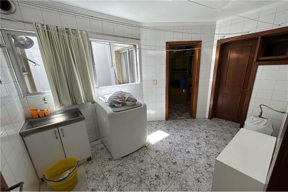 Apartamento à venda com 4 quartos, 156m² - Foto 18