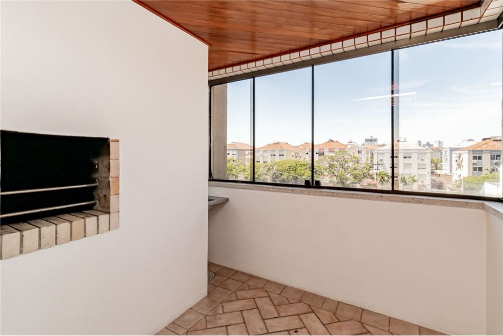 Apartamento à venda com 2 quartos, 95m² - Foto 2