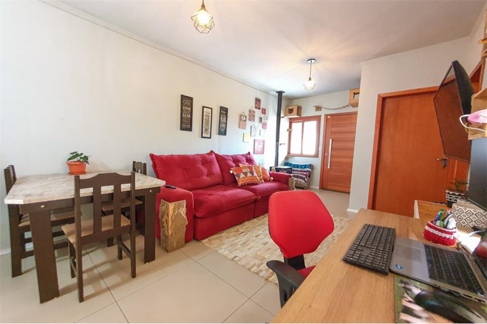 Casa à venda com 2 quartos, 55m² - Foto 4