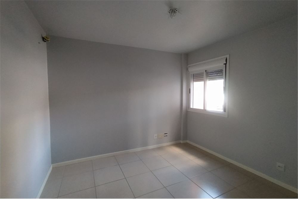 Apartamento para alugar com 3 quartos, 137m² - Foto 10