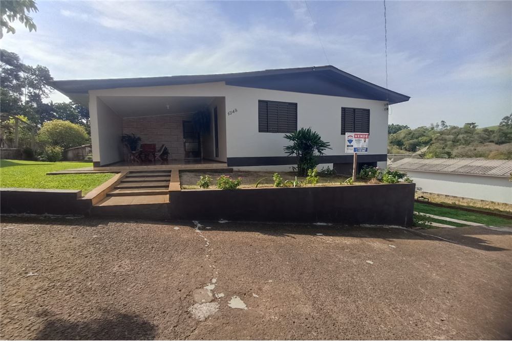 Casa à venda com 3 quartos, 600m² - Foto 1