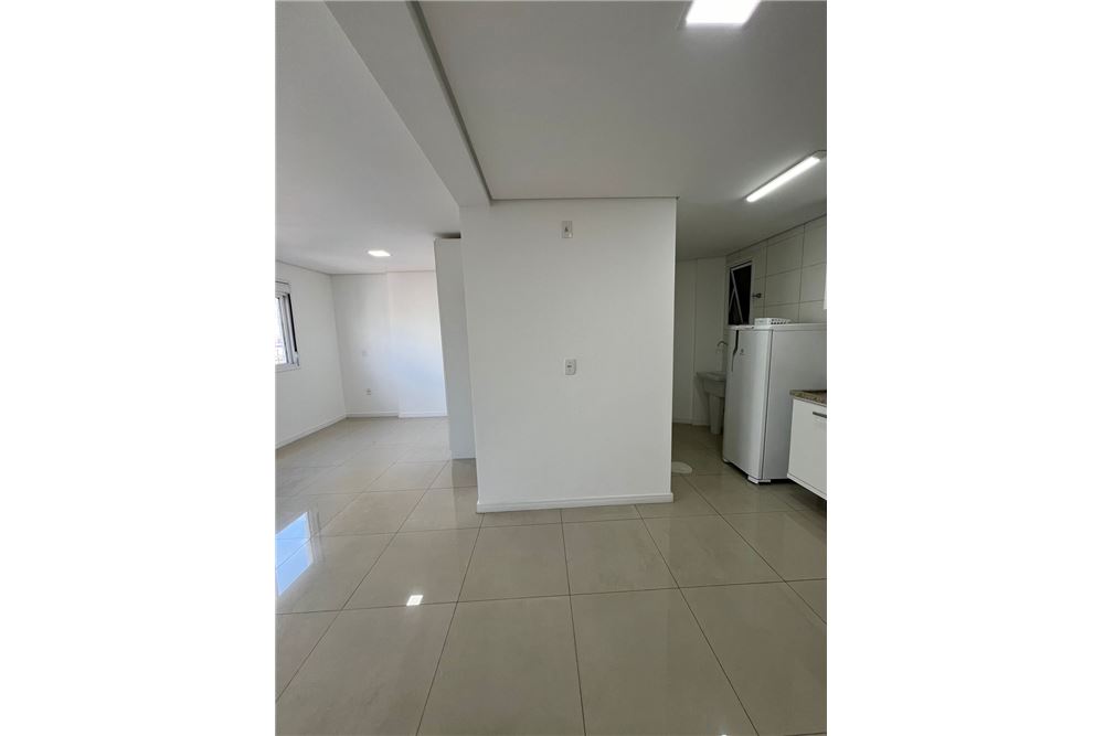 Apartamento para alugar com 1 quarto, 40m² - Foto 3