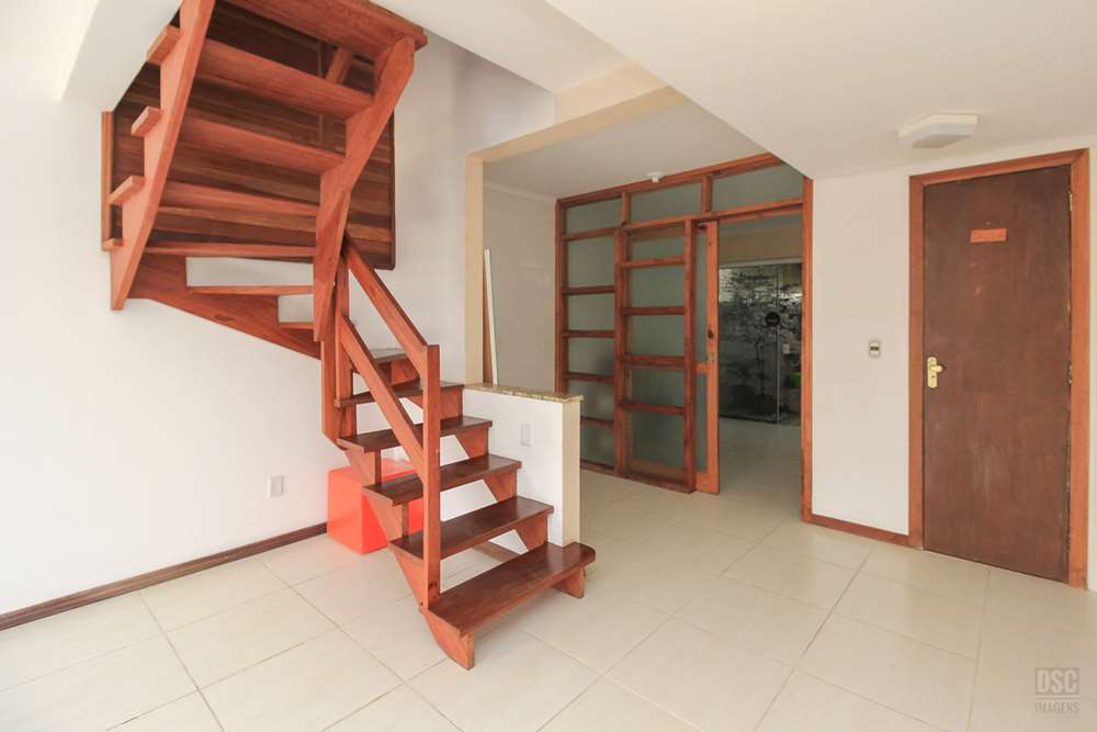 Casa à venda com 2 quartos, 100m² - Foto 3