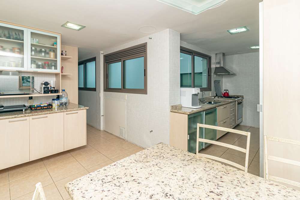 Apartamento à venda com 4 quartos, 262m² - Foto 12