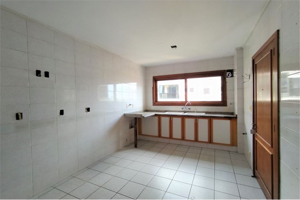 Apartamento à venda com 3 quartos, 221m² - Foto 21