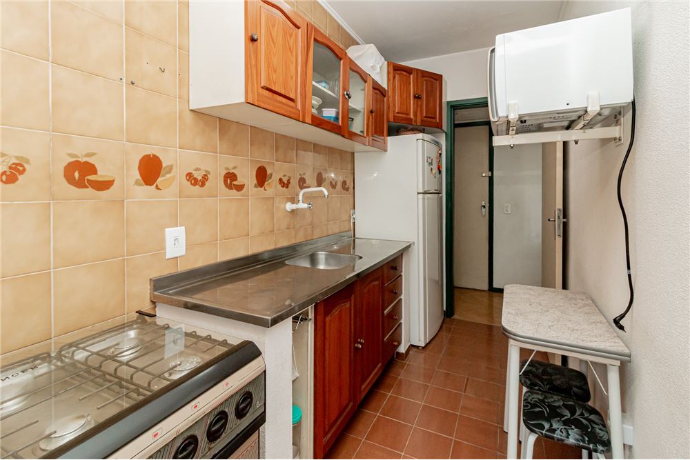 Apartamento à venda com 2 quartos, 72m² - Foto 2