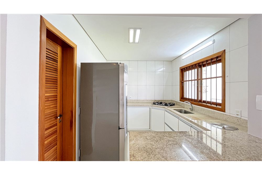 Casa à venda com 3 quartos, 145m² - Foto 8