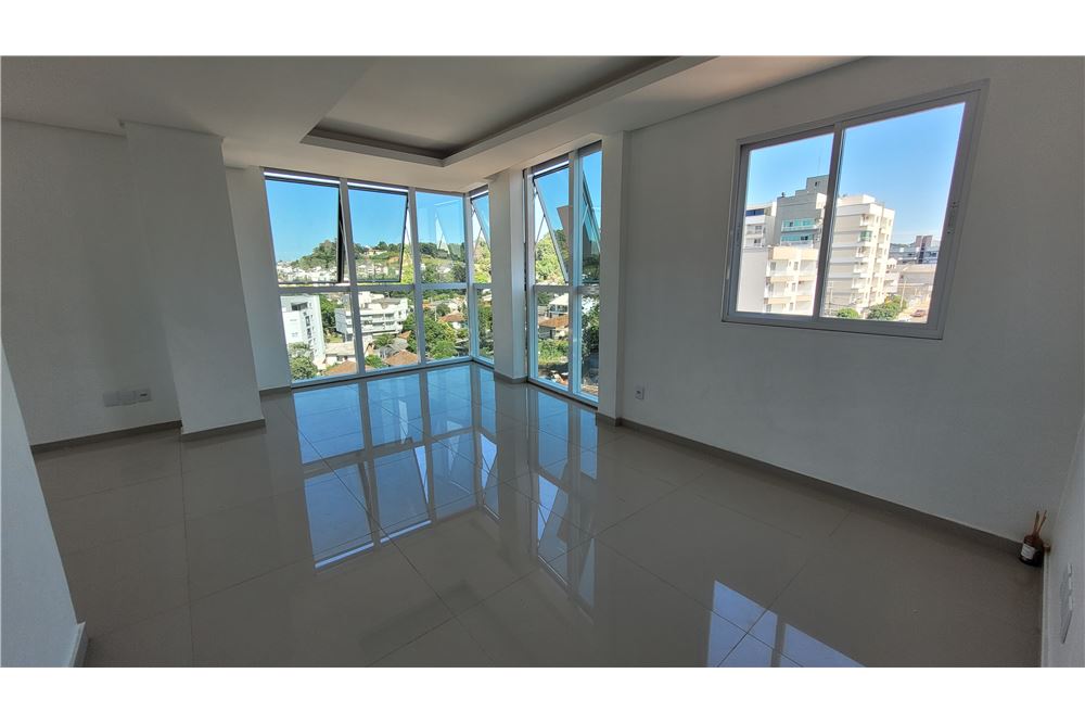 Apartamento à venda com 3 quartos, 93m² - Foto 1