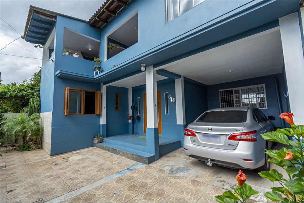 Casa à venda com 4 quartos, 320m² - Foto 1