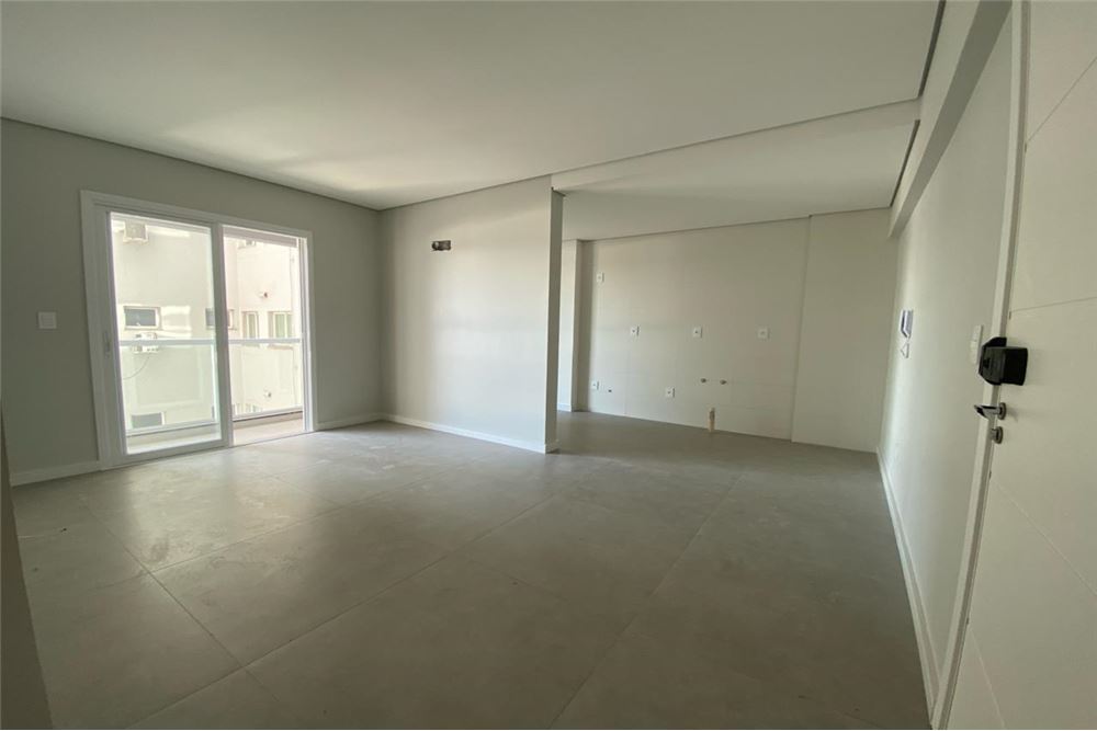 Apartamento à venda com 2 quartos, 85m² - Foto 2