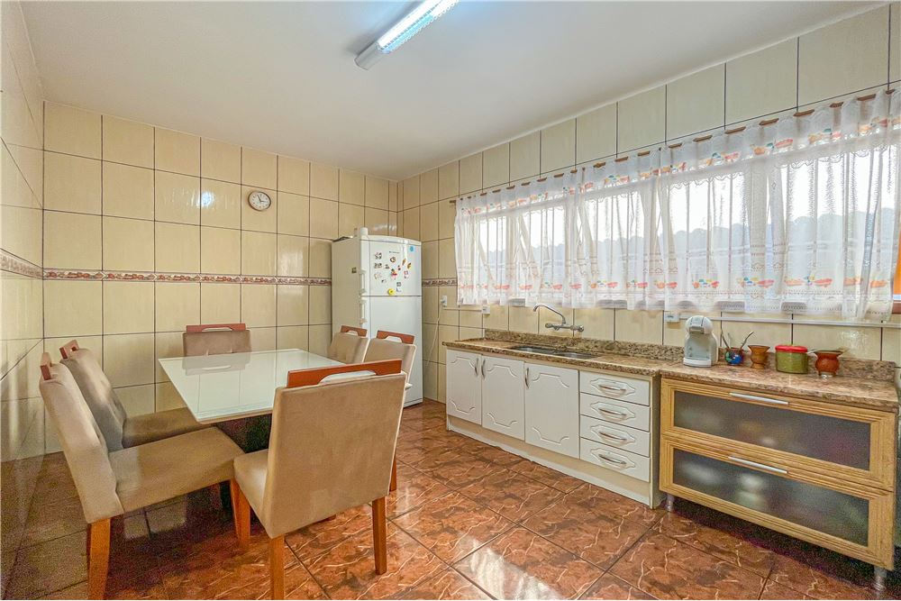 Casa à venda com 5 quartos, 260m² - Foto 14