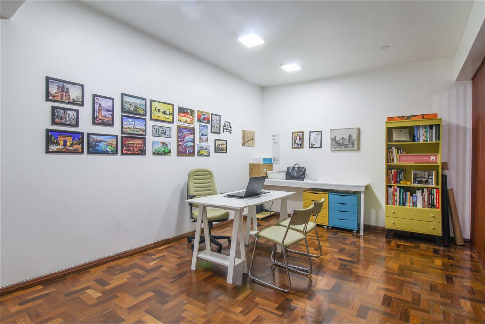 Casa à venda com 4 quartos, 370m² - Foto 2