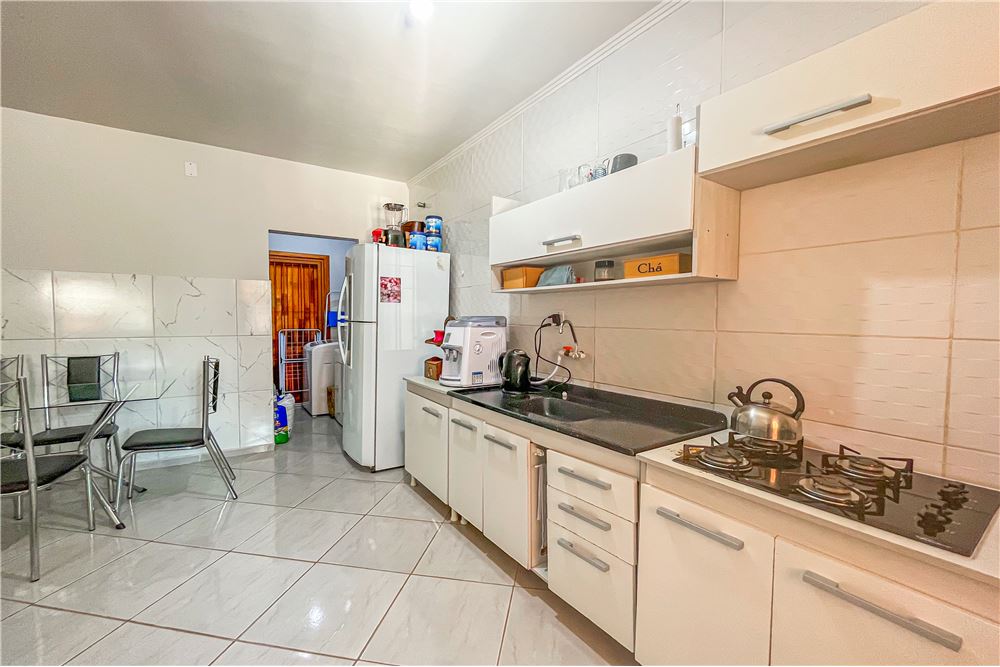 Casa à venda com 2 quartos, 65m² - Foto 6