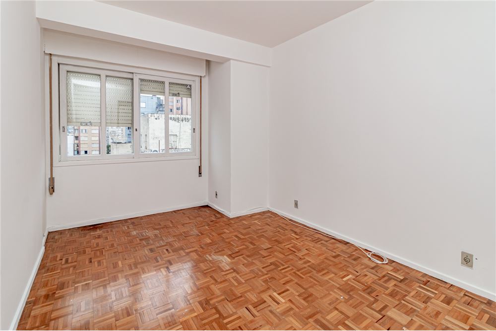 Apartamento à venda com 3 quartos, 105m² - Foto 2