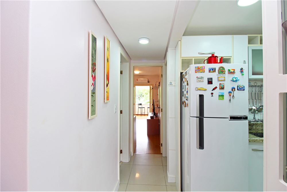 Casa à venda com 3 quartos, 198m² - Foto 3