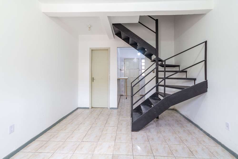 Casa à venda com 2 quartos, 55m² - Foto 4