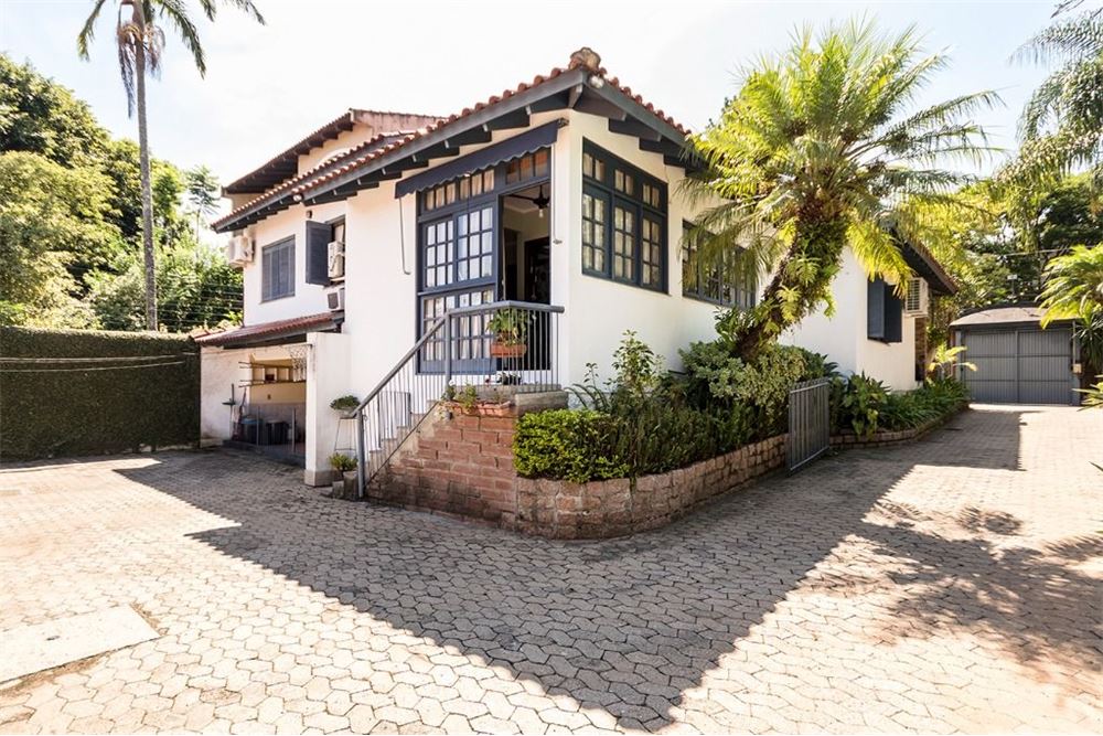 Casa à venda com 4 quartos, 272m² - Foto 3