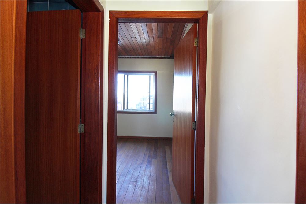 Apartamento à venda com 2 quartos, 80m² - Foto 9