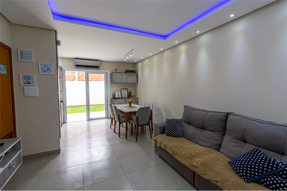 Casa à venda com 2 quartos, 90m² - Foto 3