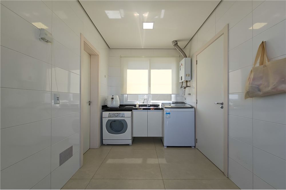 Apartamento à venda com 3 quartos, 225m² - Foto 18