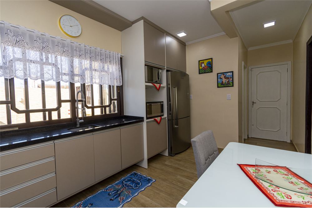 Casa à venda com 3 quartos, 200m² - Foto 16