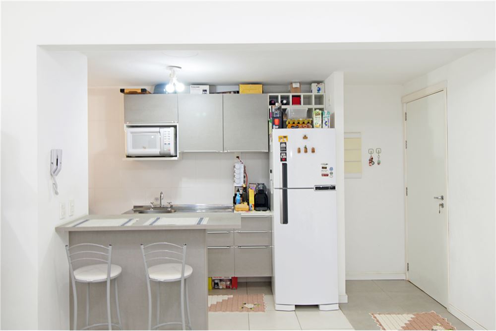 Apartamento à venda com 3 quartos, 140m² - Foto 3