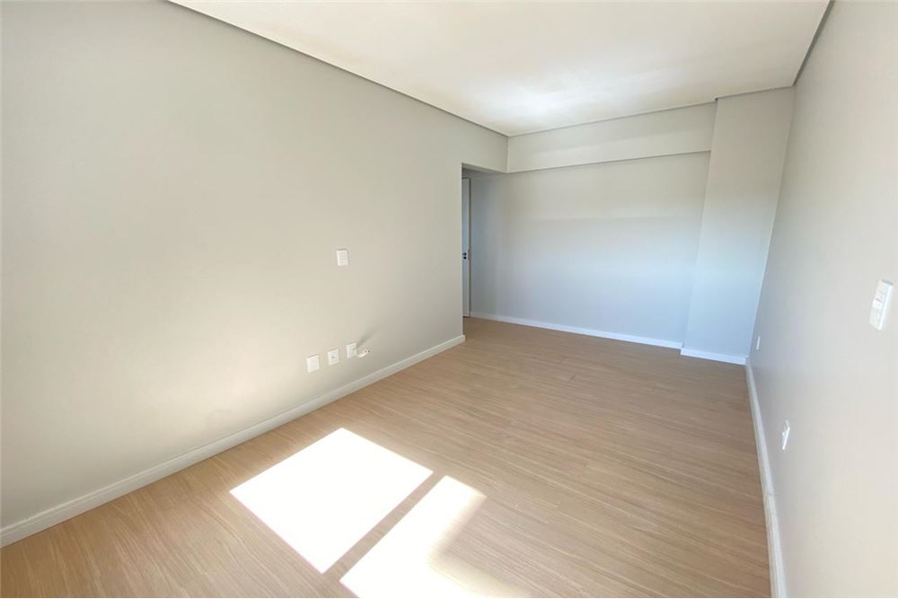 Apartamento à venda com 2 quartos, 85m² - Foto 13