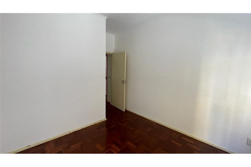 Apartamento à venda com 2 quartos, 70m² - Foto 9