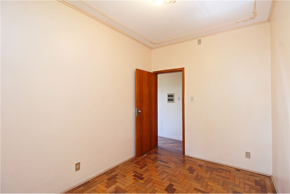 Apartamento à venda com 2 quartos, 74m² - Foto 4