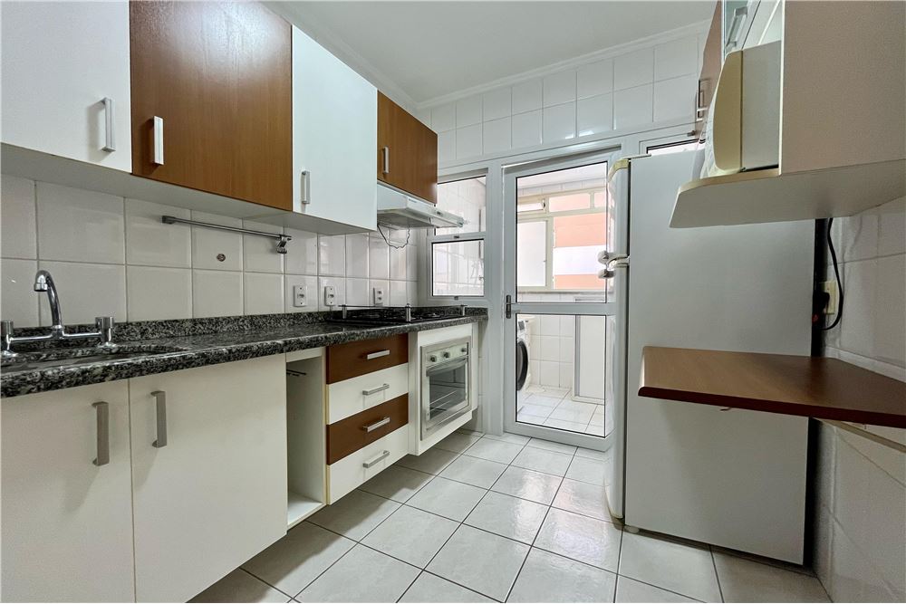 Apartamento à venda com 3 quartos, 73m² - Foto 8