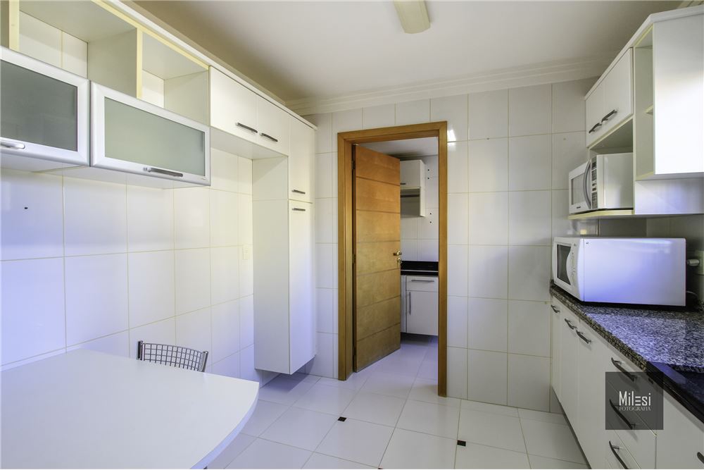 Apartamento à venda com 3 quartos, 131m² - Foto 9