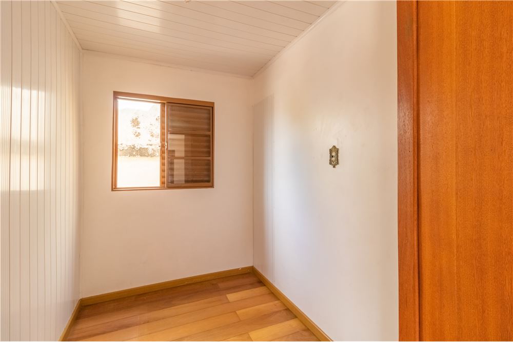 Casa à venda com 5 quartos, 200m² - Foto 14