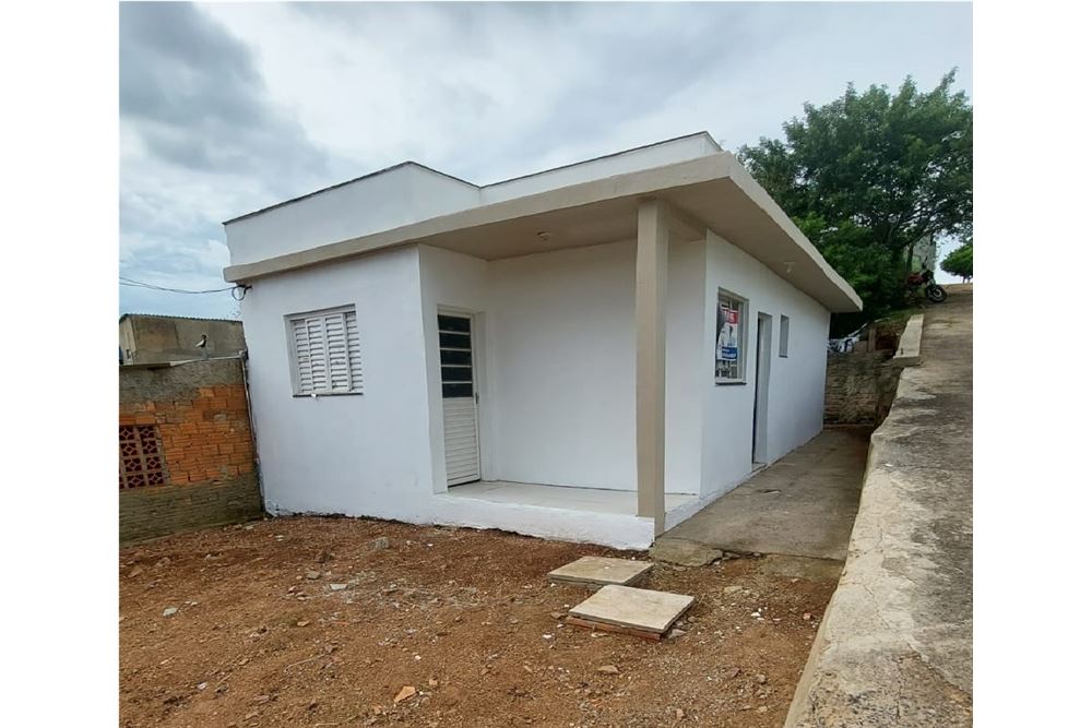 Casa à venda com 2 quartos, 131m² - Foto 1