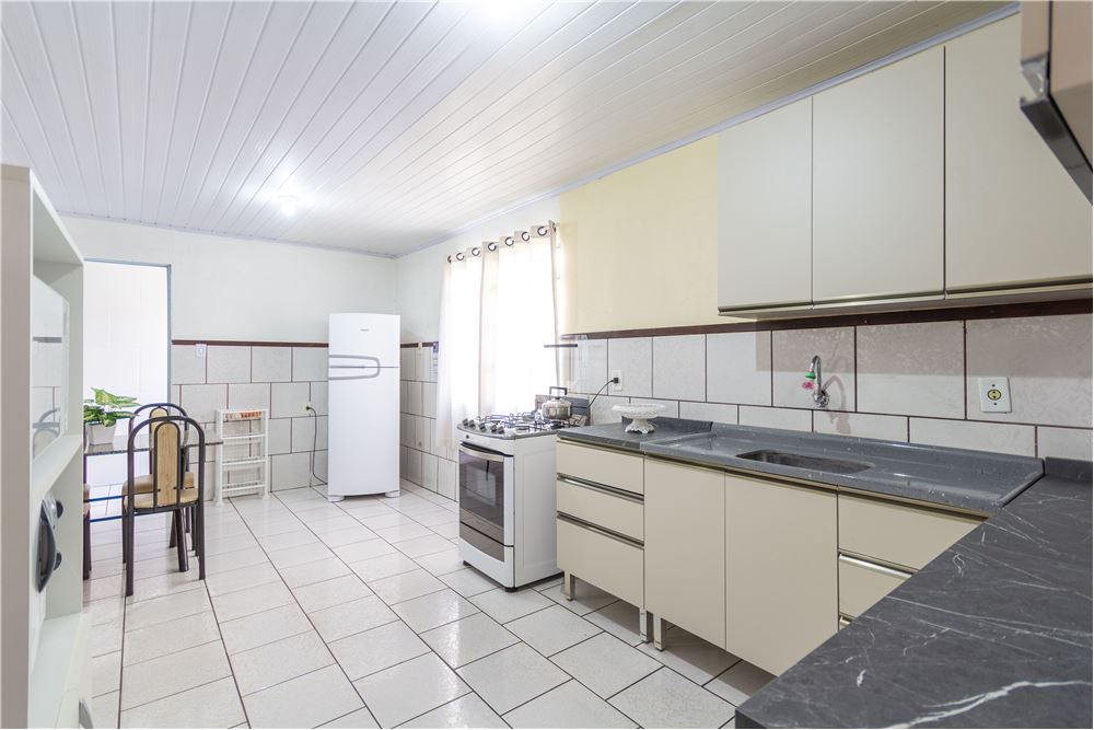 Casa à venda com 2 quartos, 300m² - Foto 9