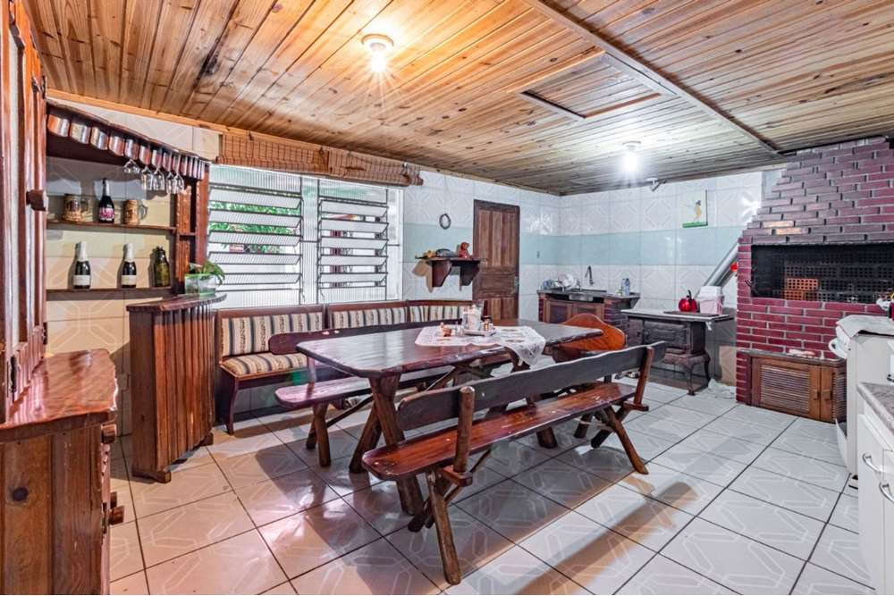 Casa à venda com 3 quartos, 300m² - Foto 4