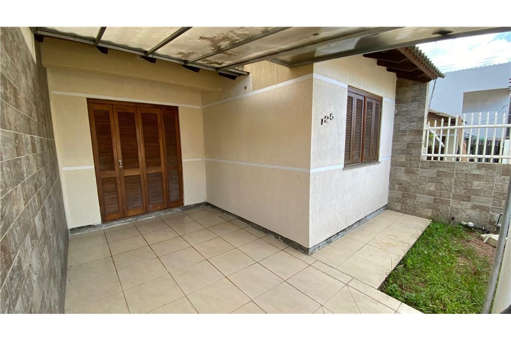 Casa à venda com 2 quartos, 60m² - Foto 1