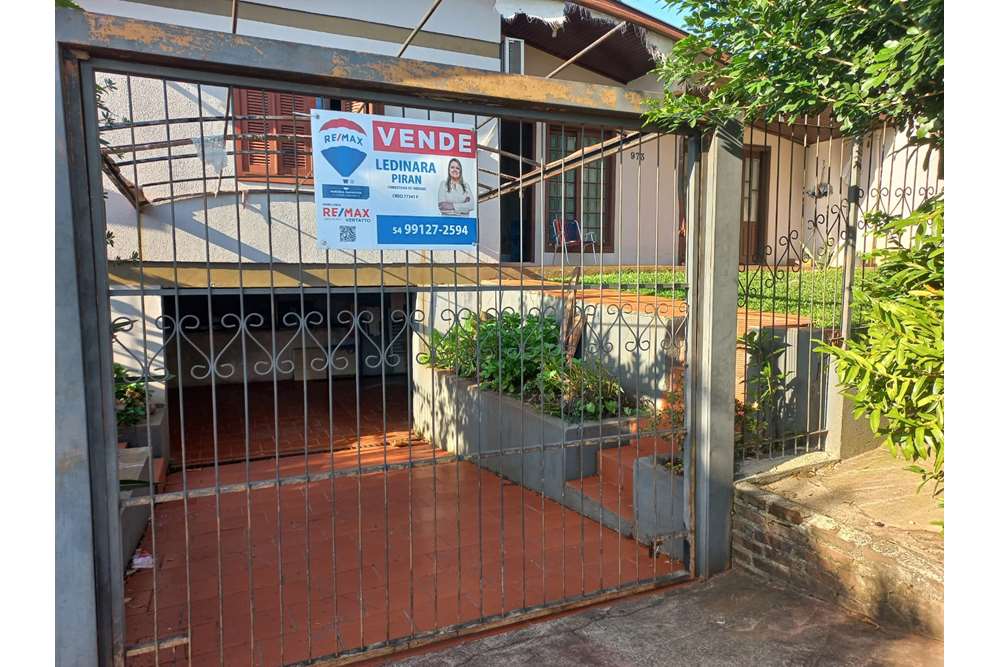 Casa à venda com 3 quartos, 260m² - Foto 3