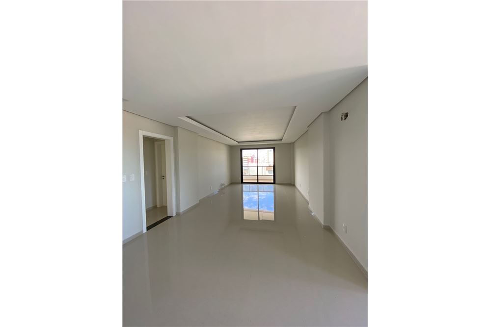 Apartamento à venda com 3 quartos, 225m² - Foto 5