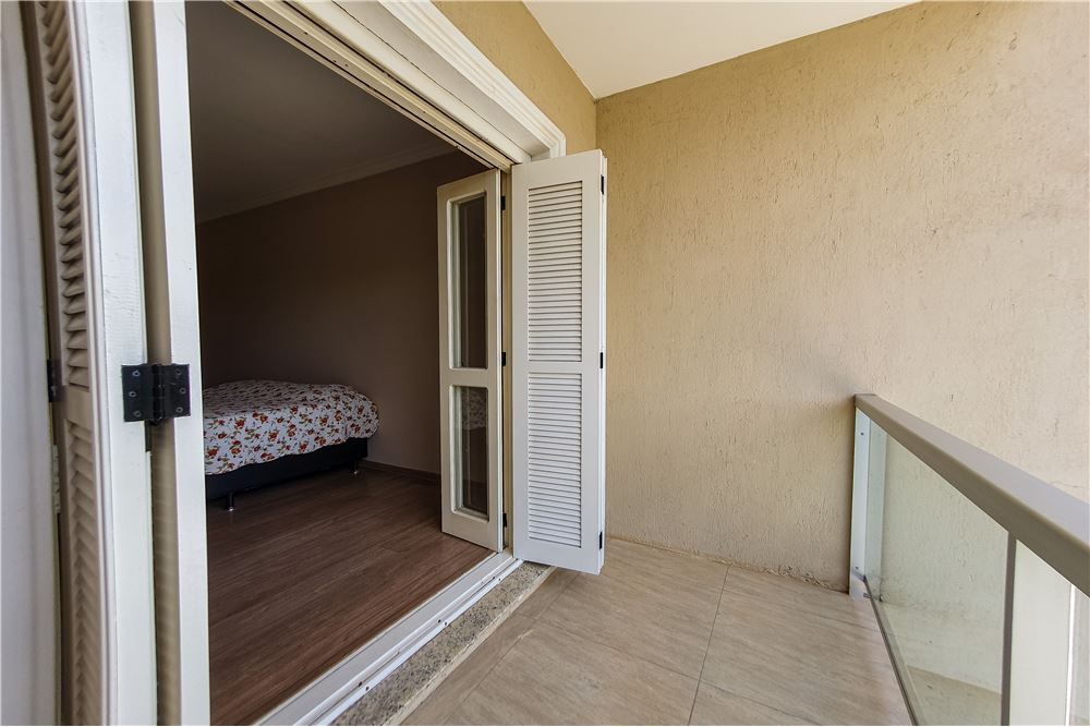 Casa à venda com 3 quartos, 169m² - Foto 14