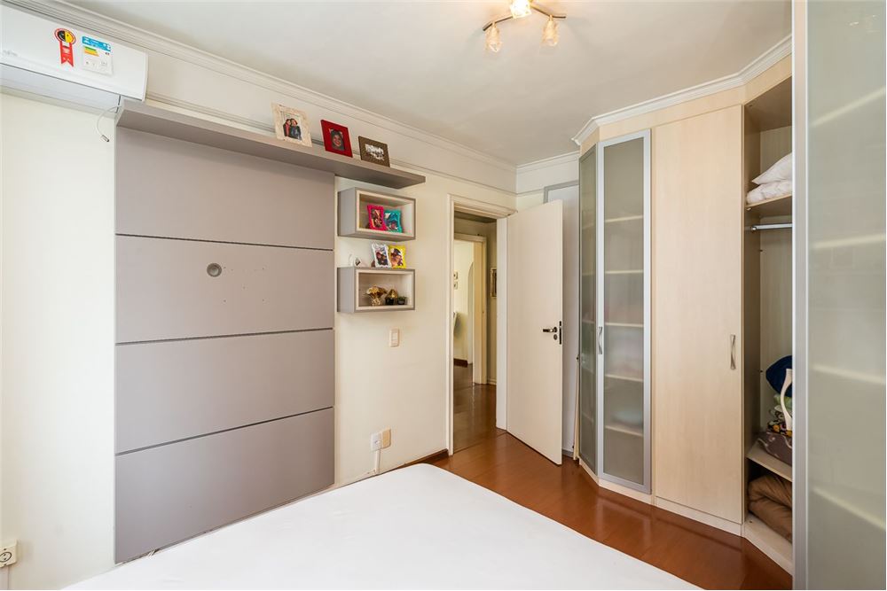 Apartamento à venda com 3 quartos, 223m² - Foto 12