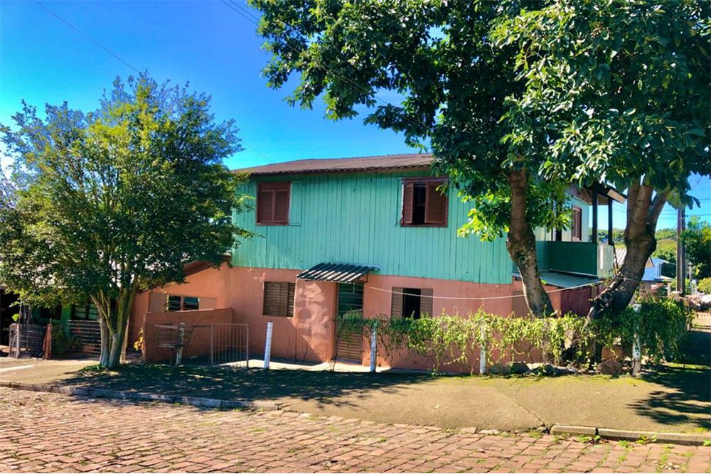 Casa à venda com 6 quartos, 300m² - Foto 2