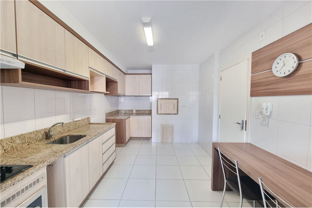 Apartamento à venda com 2 quartos, 104m² - Foto 2