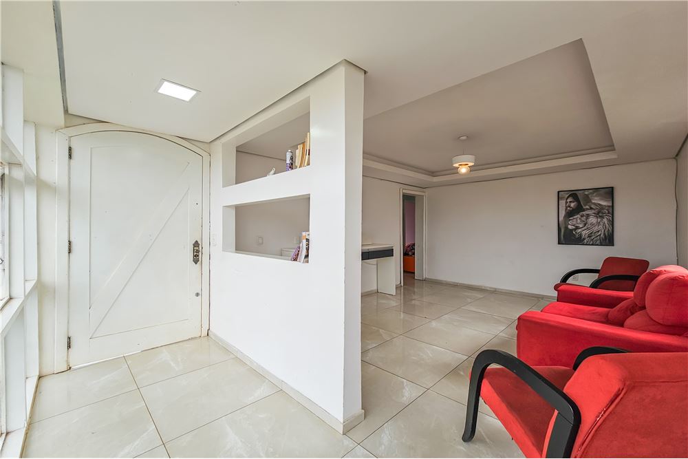 Casa à venda com 3 quartos, 300m² - Foto 3