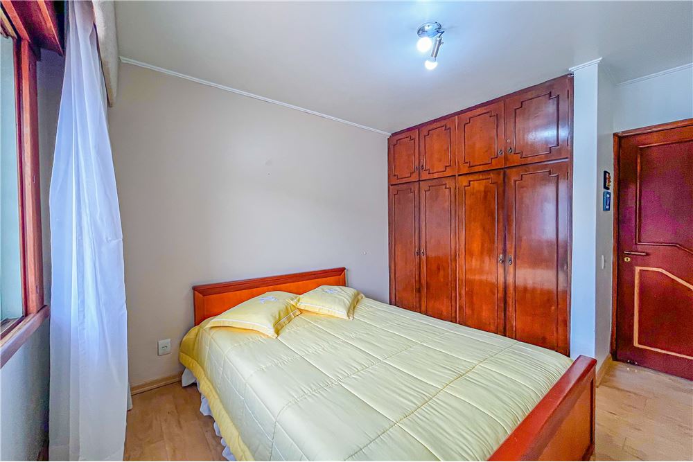 Casa à venda com 3 quartos, 202m² - Foto 16