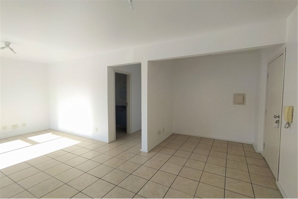 Apartamento para alugar com 2 quartos, 80m² - Foto 6