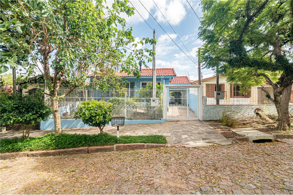 Casa à venda com 4 quartos, 300m² - Foto 2